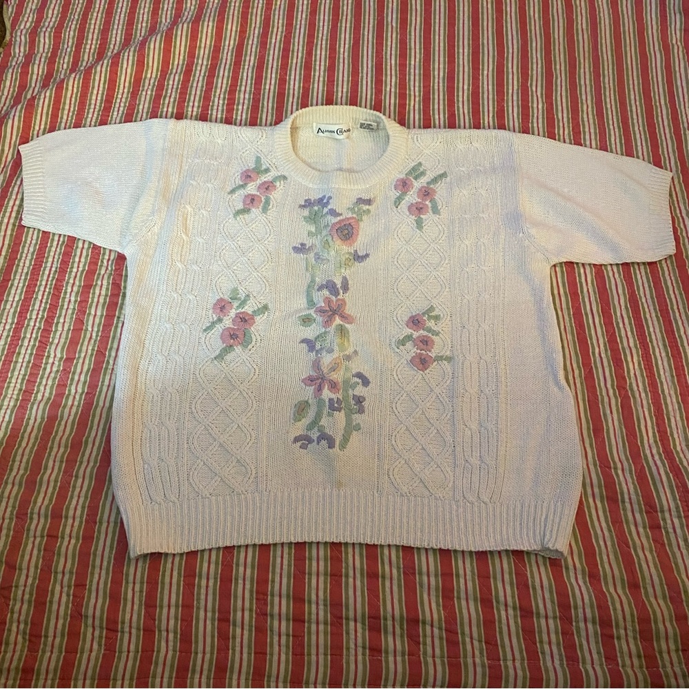 Vintage Alison Craig Women’s Short Sleeve Sweater!
